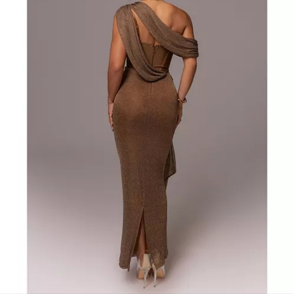 Elegant Black Evening Dress - Picture 2 of 6